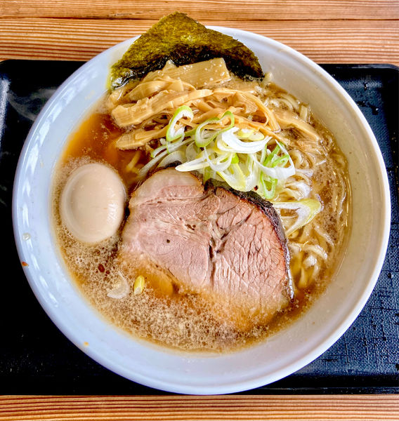 「らーめん + 味玉」@らーめんはるか86の写真