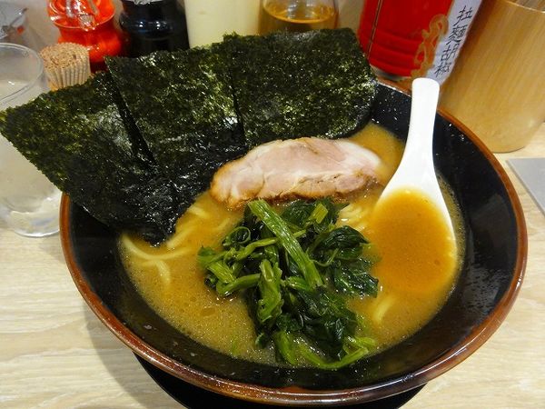 「中盛ラーメン650円硬めチャーシューまぶし丼150円」@ラーメン桜道の写真