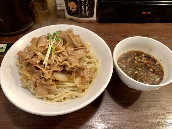 「肉盛りつけ麺(中盛)＋肉増し」@魁 肉盛りつけ麺 六代目けいすけの写真