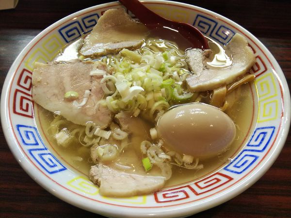 「【限定】喜多方らーめん　支那そば　＋味玉：サービス券」@煮干しらあめん 燕黒の写真