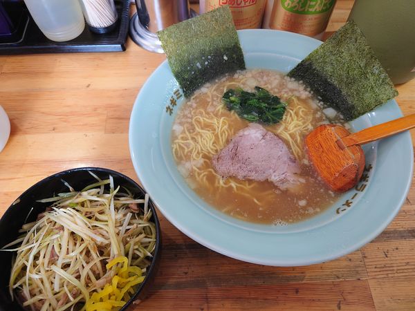 「モーニングサービスラーメン420円＋ネギ丼300円」@ラーメンショップ 椿 上彦川戸店の写真