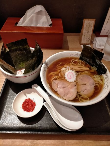 「中華そば味濃いめ のりトッピング 辛味」@中華そば 勝本の写真