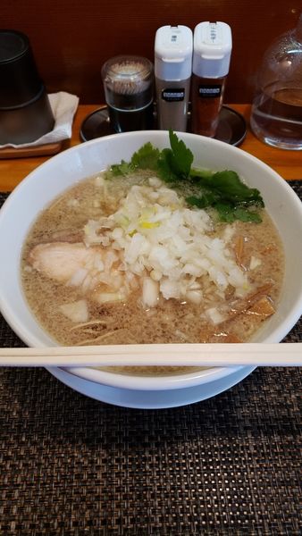 「背脂煮干し＋和え玉」@寛～くつろぎ～の写真