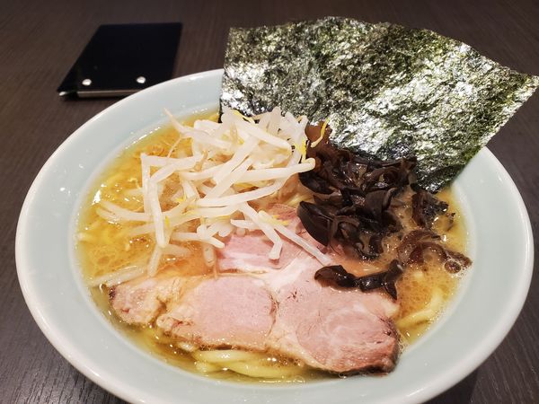 「ラーメン並720円」@横浜ラーメン 増田家 幕張店の写真