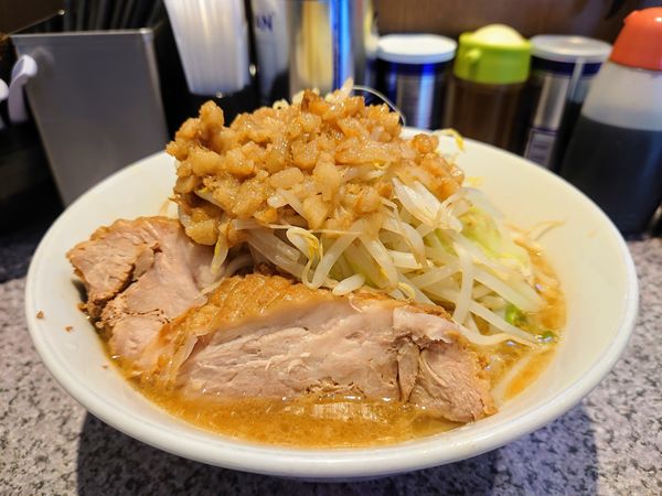 「ラーメン(ミニ)+豚1枚」@ラーメン宮郎の写真