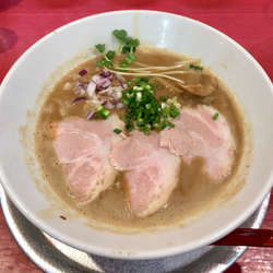 豚骨ラーメン太麺（830円）