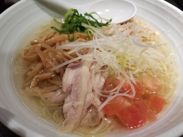「冷やし鶏そば」@自家製麺 鶏そば 三歩一の写真