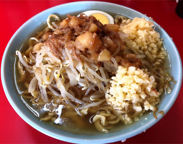「富士丸ラーメン(麺半分.豚カスアブラ.ニンニク多め)」@ラーメン富士丸 東浦和店の写真