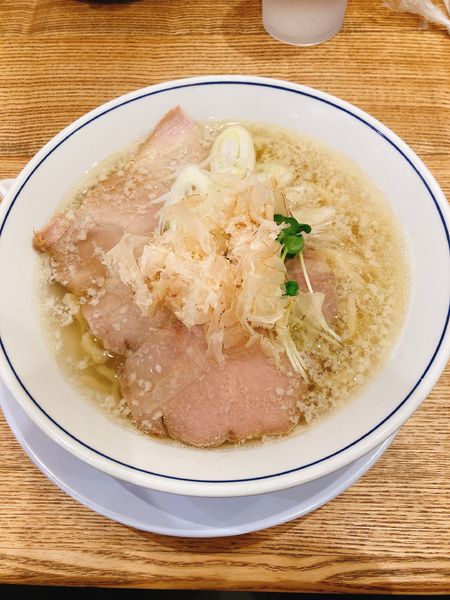 「塩ラーメン」@らーめん鱗 江坂店の写真