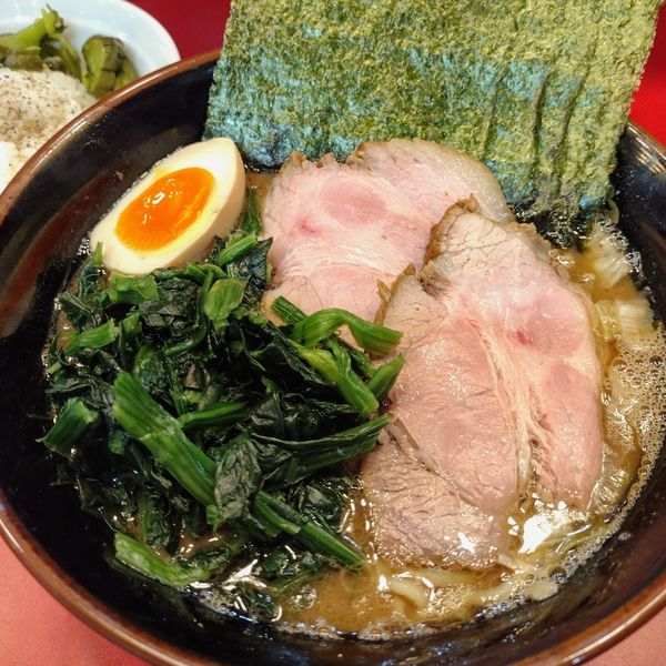 「特製らーめん､ほうれん草」@らーめん 谷瀬家 新橋店の写真