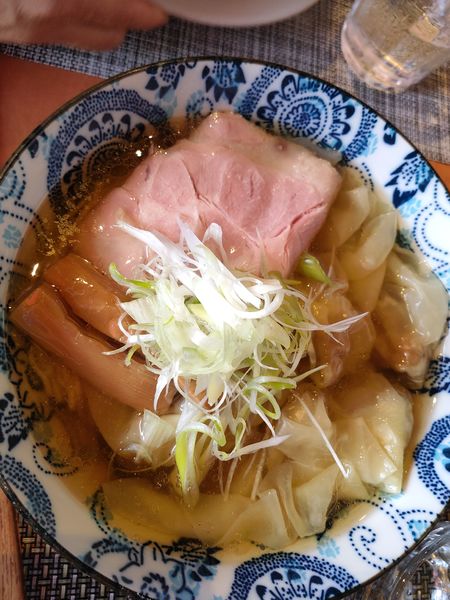 「塩煮干しわんたん」@柴崎亭の写真