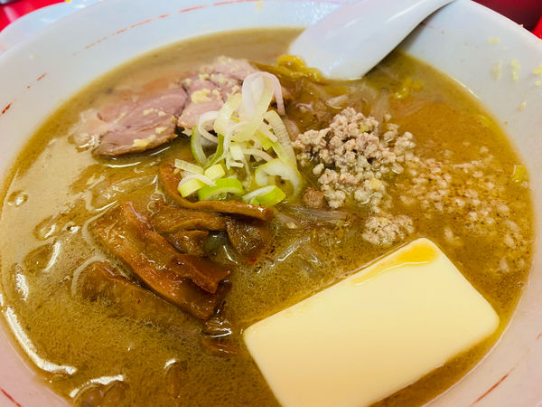 「味噌拉麺820円バター100円」@札幌焼き味噌ラーメン みずきの写真