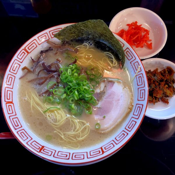 「朝長浜らーめん（500円）＋替玉（100円）」@博多長浜らーめん 六角堂 八王子店の写真