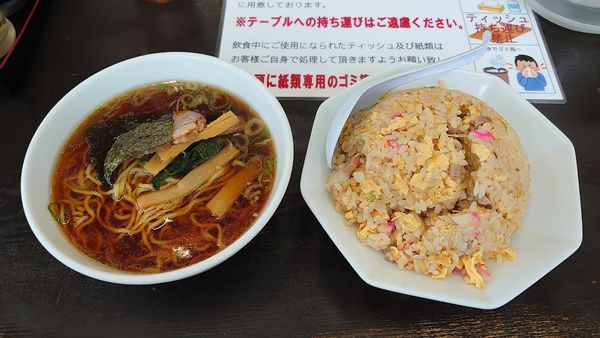 「チャーハンとミニラーメン 1000円」@南京亭 日高店の写真