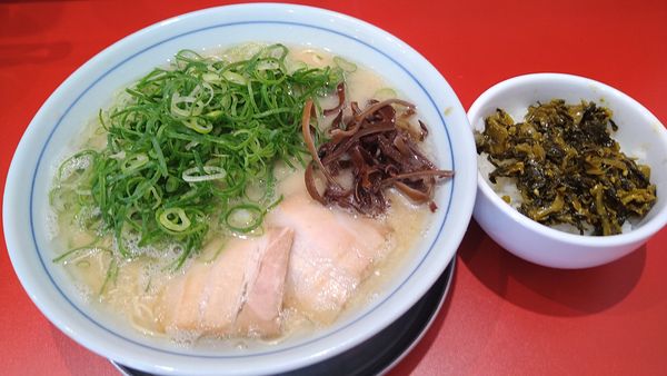 「ネギラーメン¥800+替玉¥150+ライス無料」@本場博多ラーメン せまかっちゃん 神田店の写真