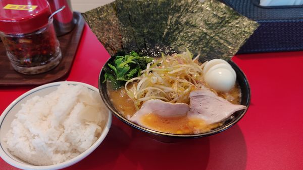 「ネギラーメン　卵　のり　ライス」@ラーメン 前原軒の写真
