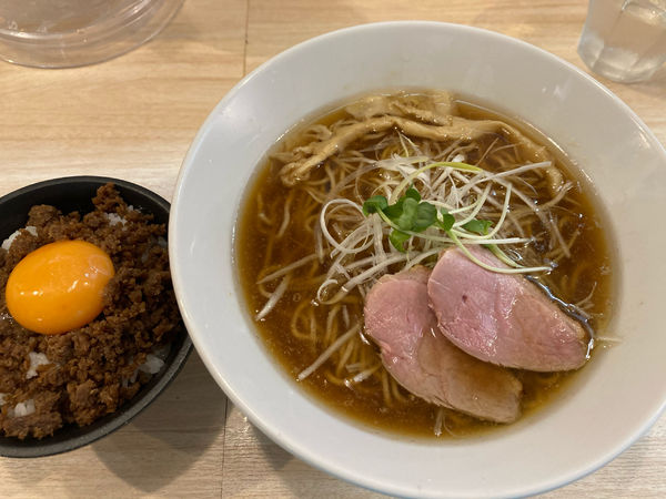 「鴨だし醤油ラーメン」@麺堂にしきの写真