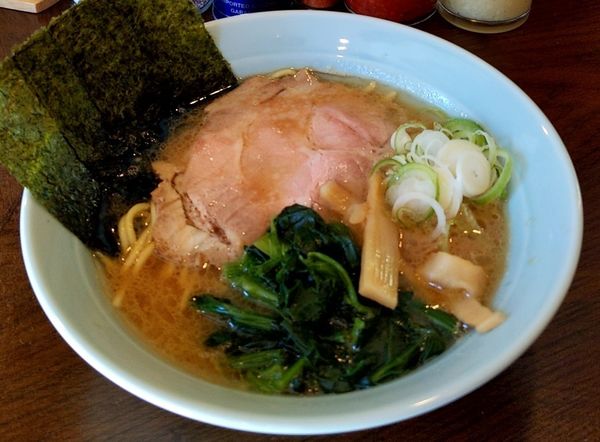 「豚骨醤油ラーメン」@濃厚豚骨ラーメン 尾久家の写真