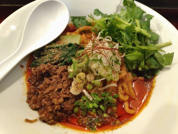 「汁なし担々麺+パクチー」@noodles house 錦鯉の写真