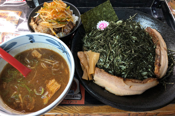 「つけそば(小)700円+キザミのり150円+賄いチャーシュー丼2」@麺屋こうきの写真