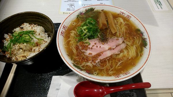 「中華そば800円大盛100円鯛めしクーポン無料」@鯛塩そば 灯花 ラゾーナ川崎プラザ店の写真