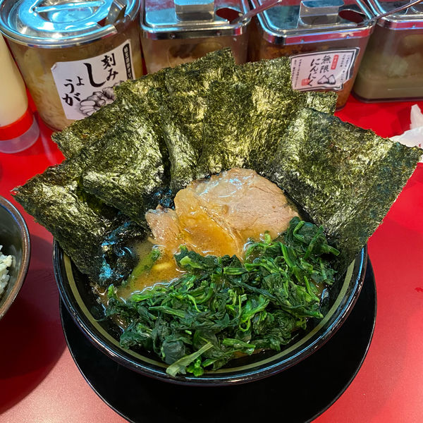 「ラーメン　ほうれん草増し」@家系ラーメン 王道 神道家の写真
