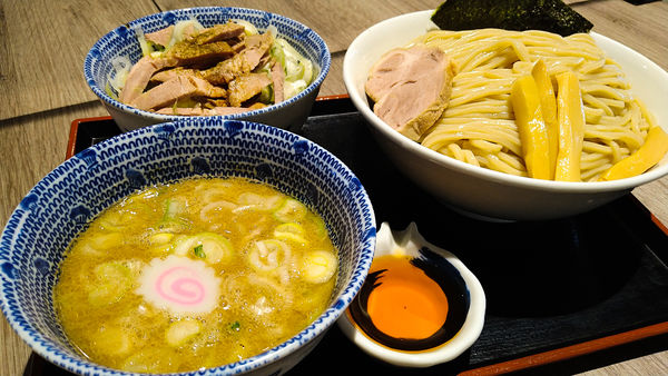 「海老つけめん+特盛+焼豚めし」@舎鈴 イオンタウンふじみ野店の写真