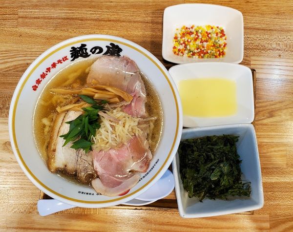 「しお中華そば」@自家製中華そば 麺の虜の写真