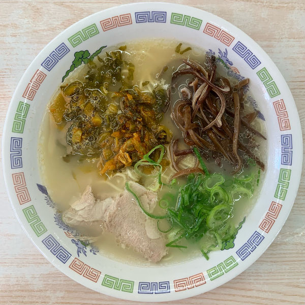 「辛子高菜ラーメン（390円）きくらげ（50円）」@博多ラーメン はかたや 堅粕店の写真