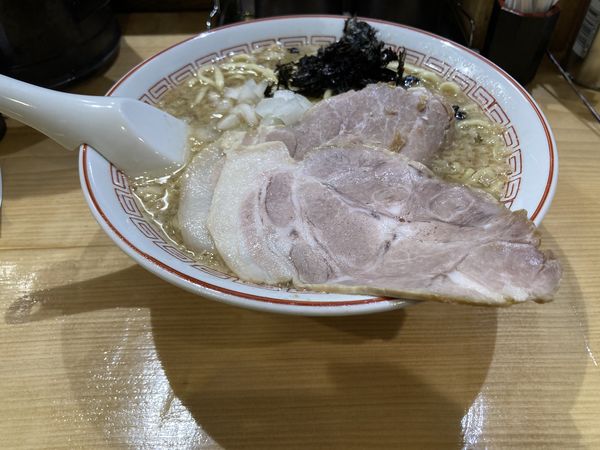 「中華そば(醤油)　850円」@背脂煮干し中華そば 和市 新橋本店の写真
