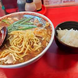 スタミナラーメン 麺硬め 半ライス ¥1155