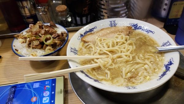「あぶら煮干しそば+ランチチャーシューご飯」@煮干そば 流。の写真