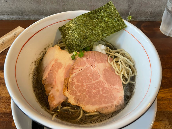 「煮干しそば（白醤油）800円」@中華蕎麦 志の写真