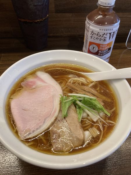 「鶏しょうゆラーメン（９００円）＋替玉（１５０円）」@麺や一芯の写真