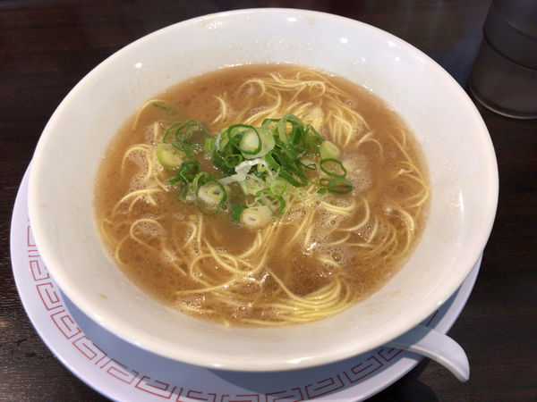 「朝ラーメン(ふつう)+替玉(やわ) 650円」@博多らーめん ひまわりの写真