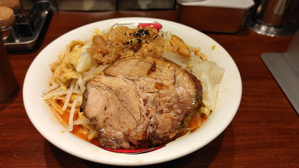 「雷味噌・特大（ショウガ）￥１３００」@ラーメン 雷 東京本丸店の写真