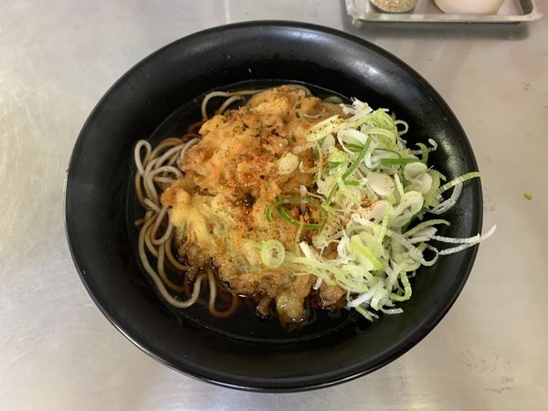 「かき揚げそば 390円」@大船軒 藤沢そば店の写真