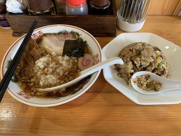 「ラーメン+半チャーハンセット（A）　850円」@らーめん おゆうの写真