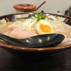 魚豚骨ラーメン
