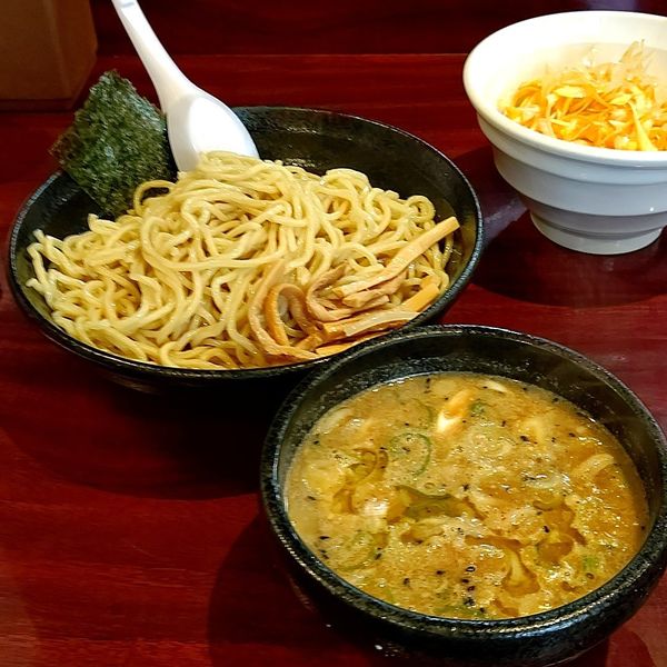 「味噌つけめん(中盛)＋辛ねぎ」@こってりらーめん なりたけ 本八幡店の写真