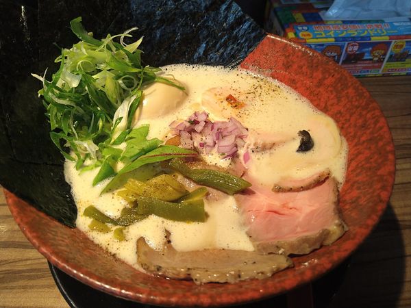 「特製鶏豚出汁ラーメン(¥1100)＋ネギ(駐車券)」@中華そば 鷸の写真