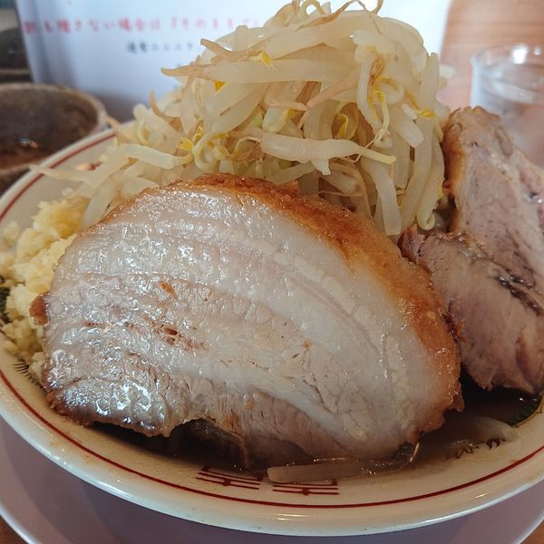 「小らーめん900円(ヤサイマシニンニク)、味付アブラ50円」@麺処 ほん田 東十条店の写真