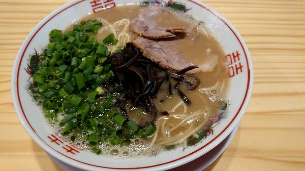 「豚骨ラーメン(700円税込)」@てっちゃんの写真
