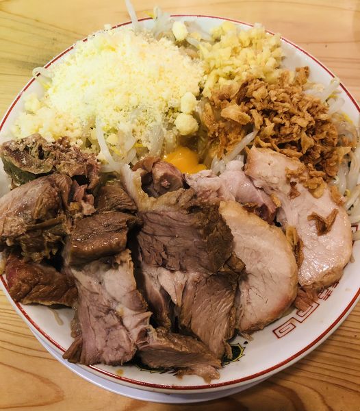 「小豚5枚(粉チーズ＋汁なし)」@ガッツリラーメンいち豚 いわき鹿島店の写真