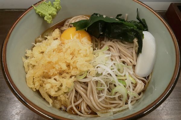 「冷やしたぬきそば+生egg」@船堀そば 文殊の写真