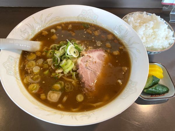 「カレーラーメン ６５０円 ※サービスライス」@車屋の写真