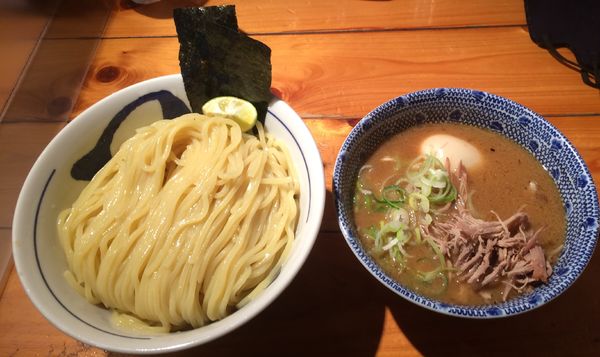 「濃厚崩し豚つけ麺 特盛」@つじ田 飯田橋店の写真