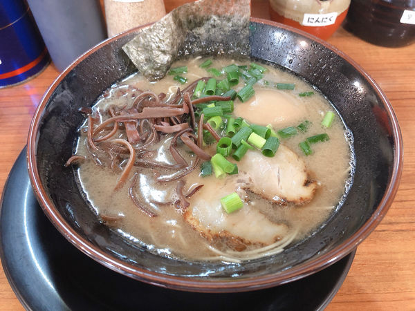「ラーメン　タマゴ」@博多長浜らーめん ぼたんの写真