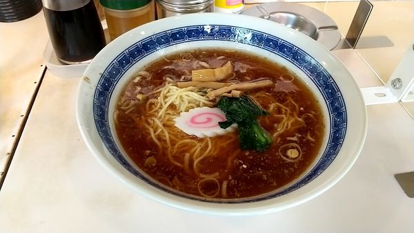 「ラーメン(半チャーハンセットで750円)」@ニュー いろはの写真