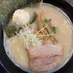 【限定】帆立塩豚骨ラーメン 850円（味玉+100円）